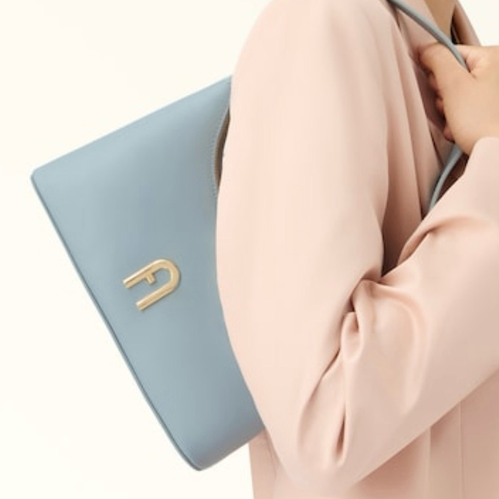 Elegant Blue Handbag - Picture 2 of 8